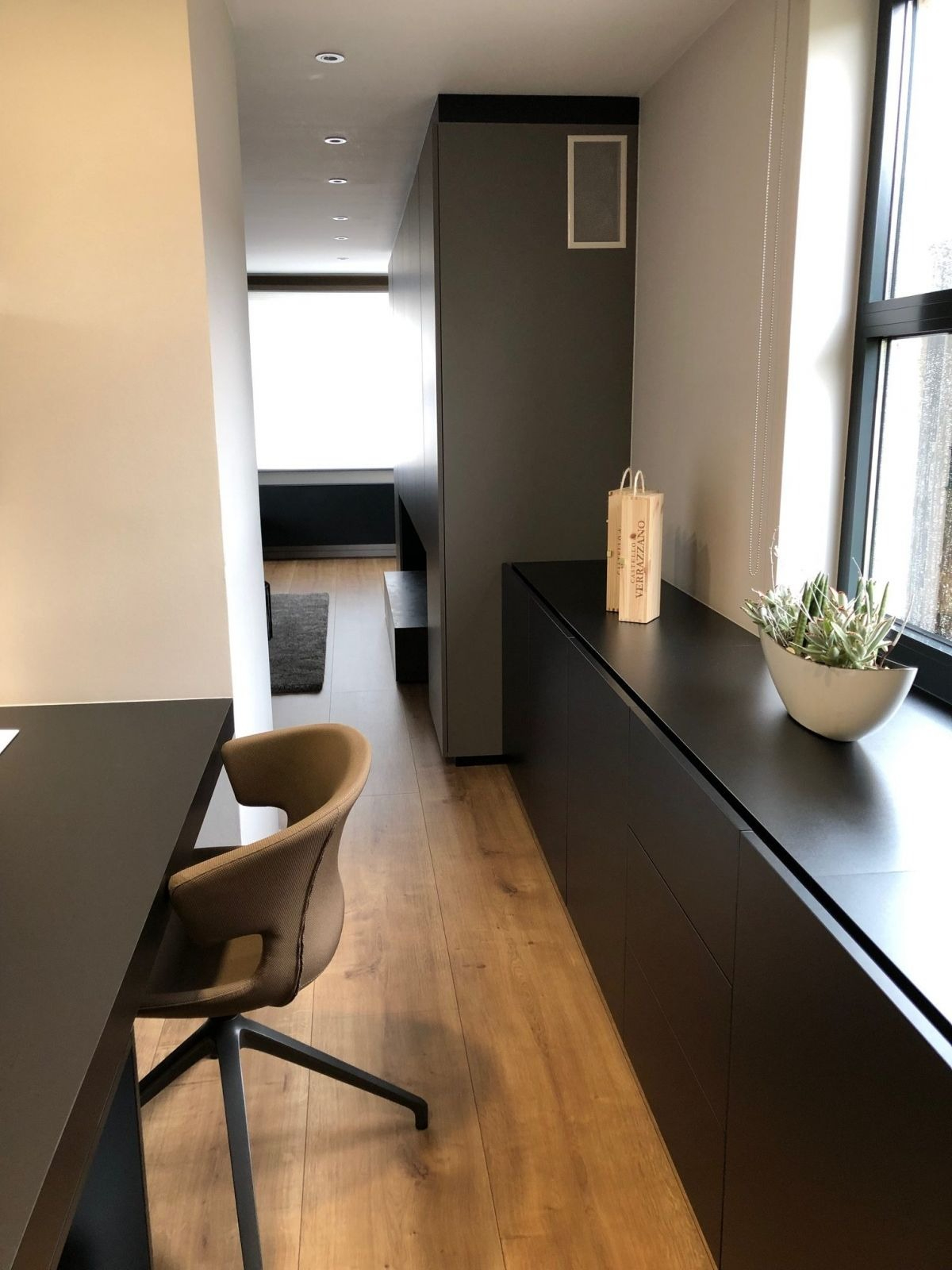Maatwerk bureauruimte uit een recent interieurproject